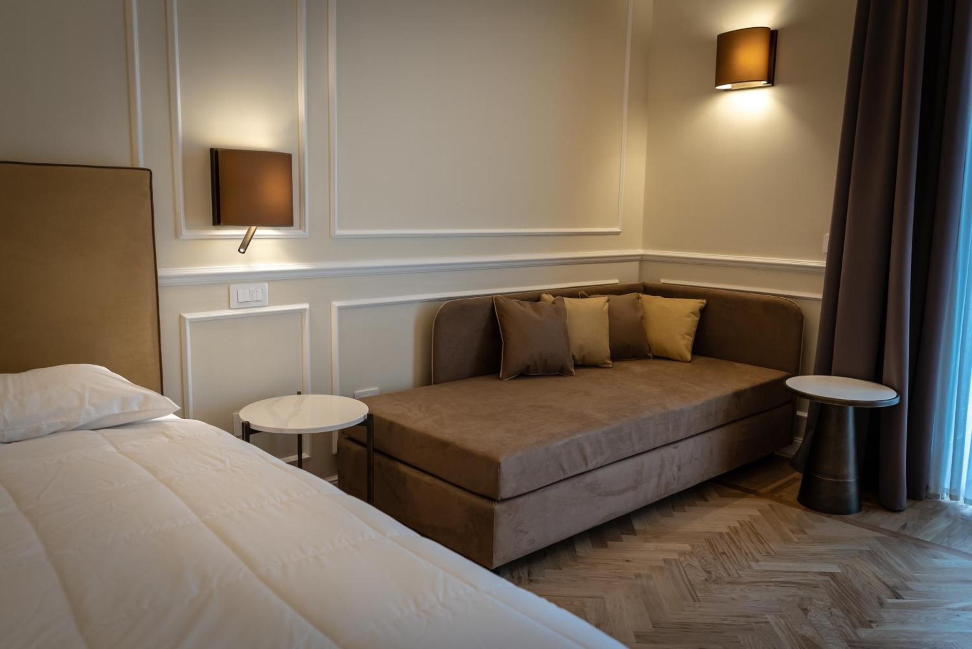 Antica Dimora Pessina Hotel Napels Buitenkant foto
