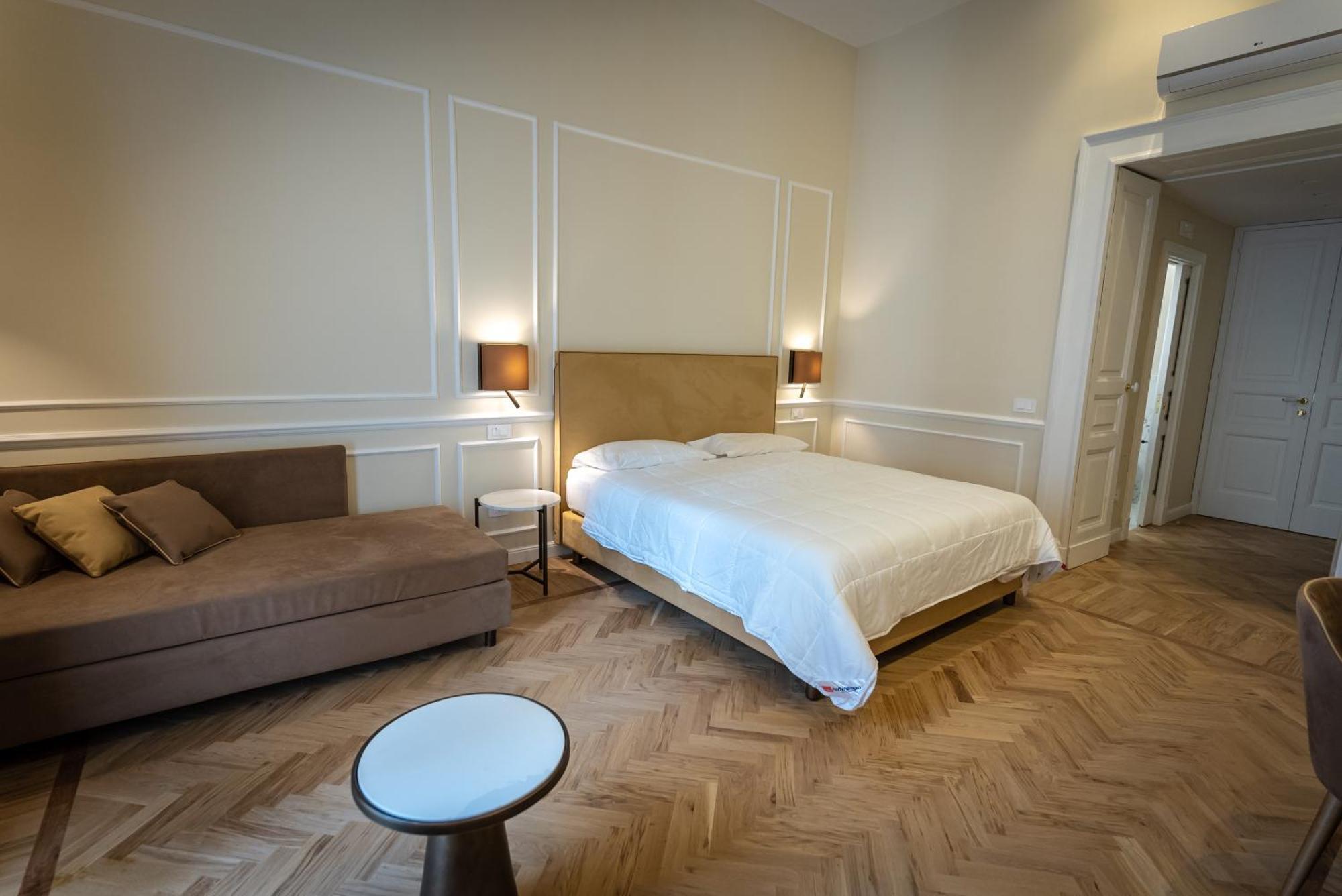 Antica Dimora Pessina Hotel Napels Buitenkant foto