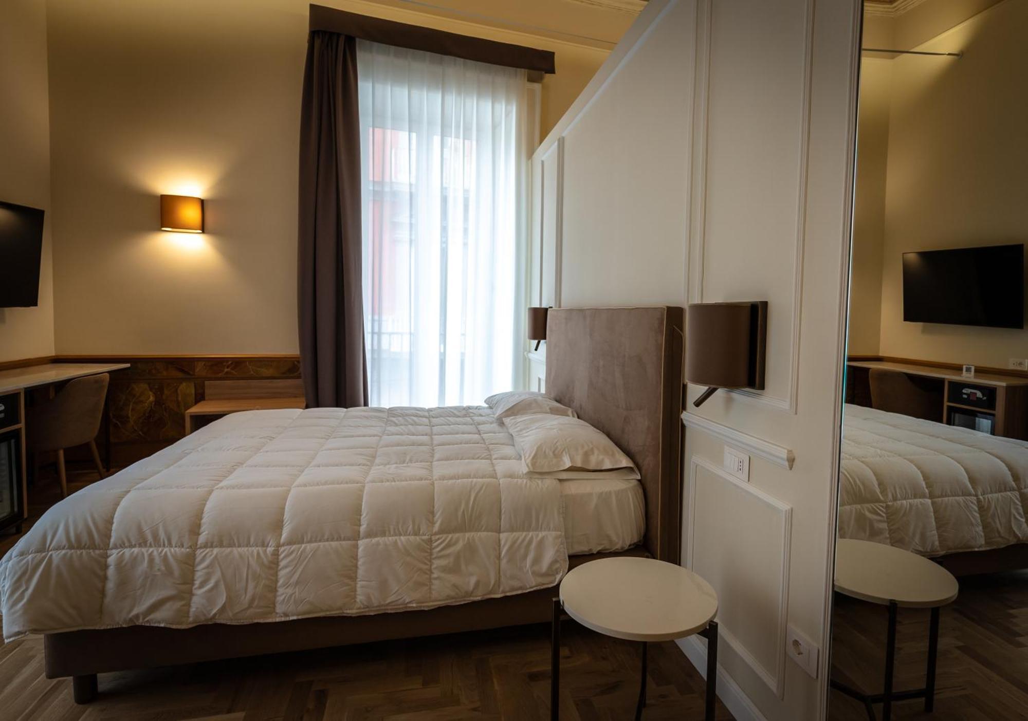 Antica Dimora Pessina Hotel Napels Buitenkant foto