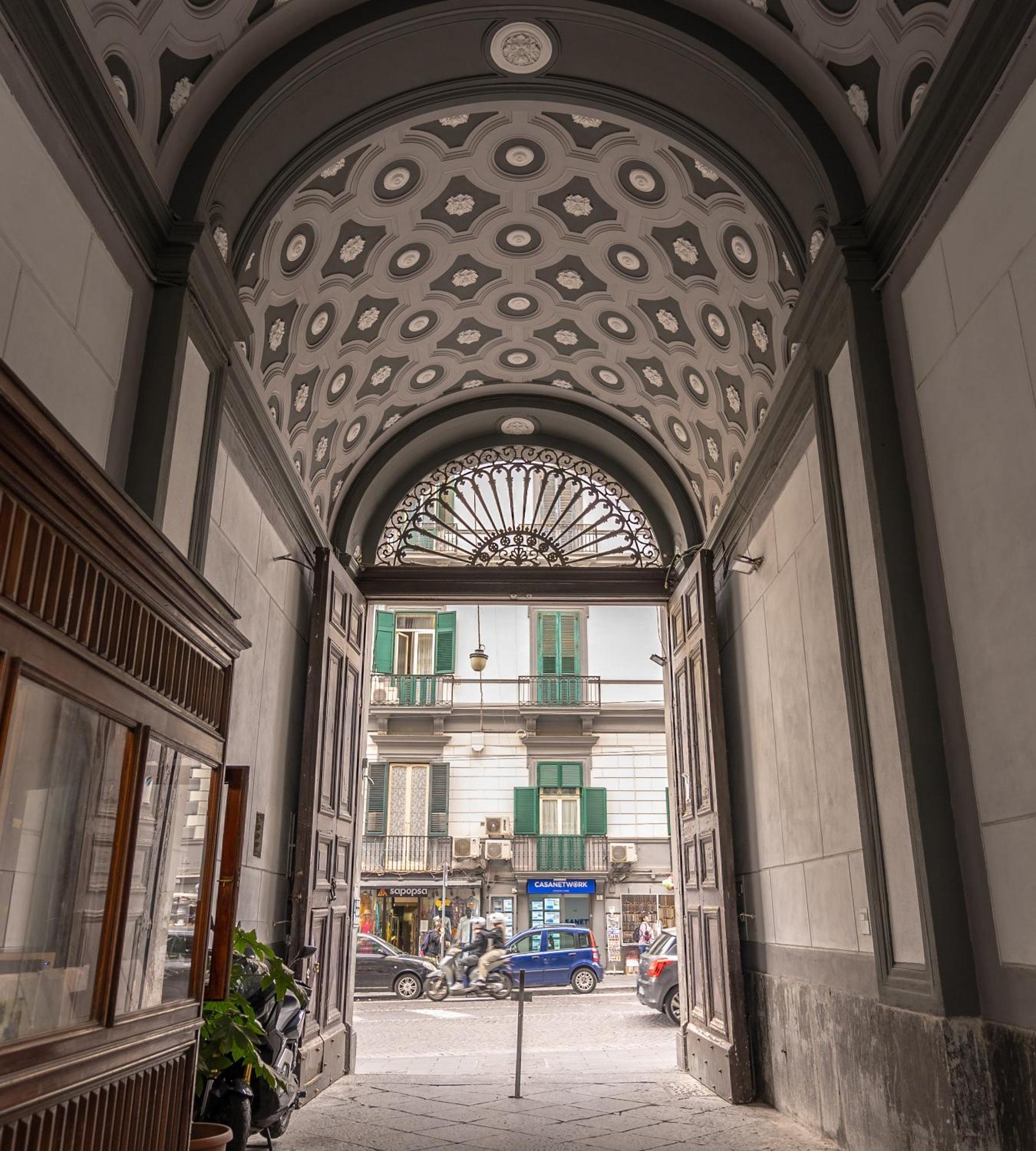 Antica Dimora Pessina Hotel Napels Buitenkant foto