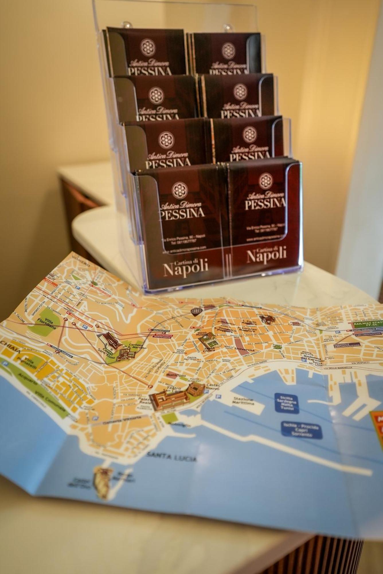 Antica Dimora Pessina Hotel Napels Buitenkant foto